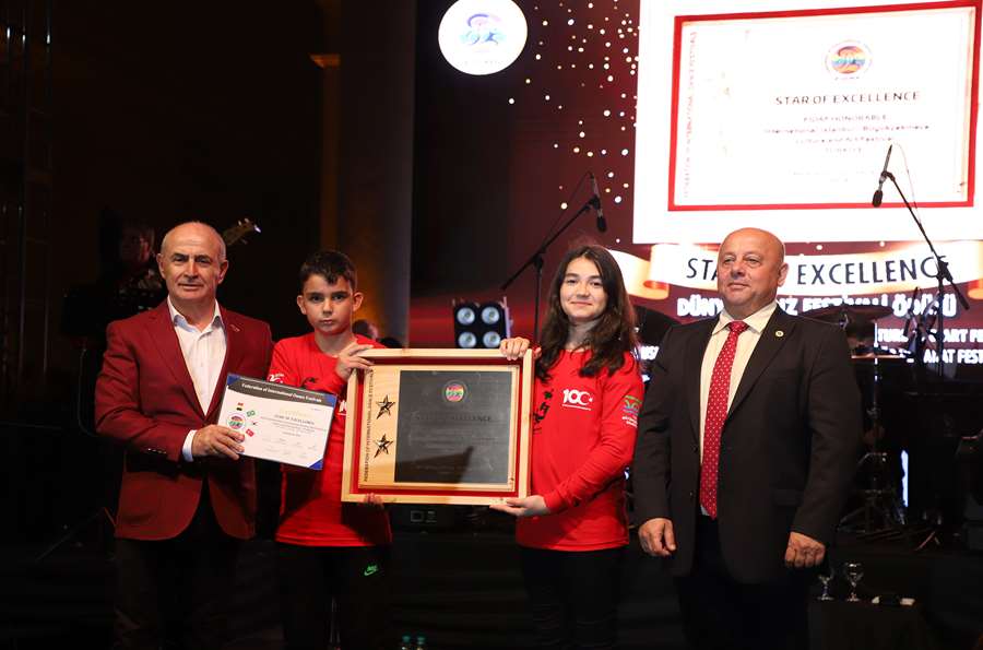 100. yıl kutlamaları “Dünya Yıldızı” ödülüyle taçlandı