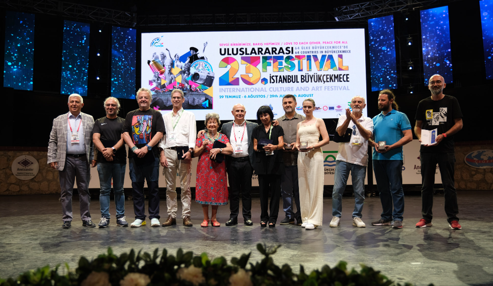 Awards were given in the International Güler Ertan Photography Contest.