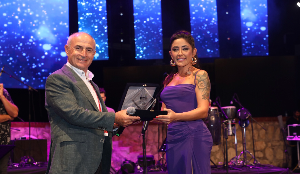 Melek Mosso festival coşkusunu ikiye katladı!