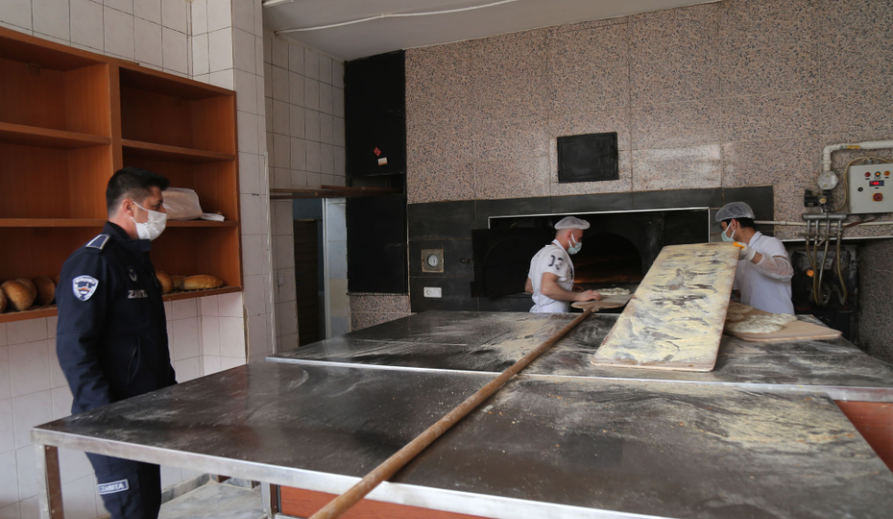 Covid -19 salgın riskine karşı pide fırınlarında Ramazan denetimi yapıldı