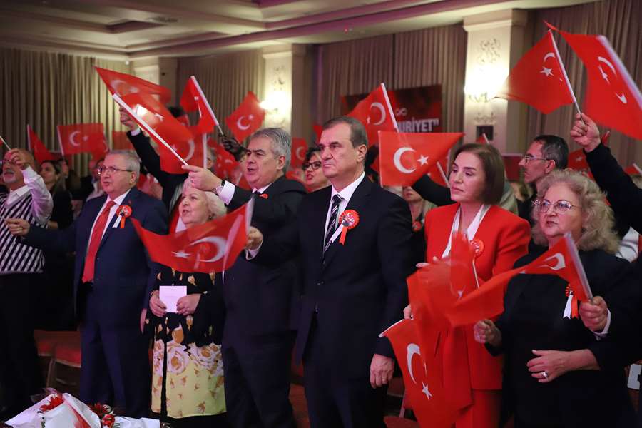 Büyükçekmece’de Cumhuriyet coşkusu Cumhuriyet Balo­su’nda zirveye ulaştı