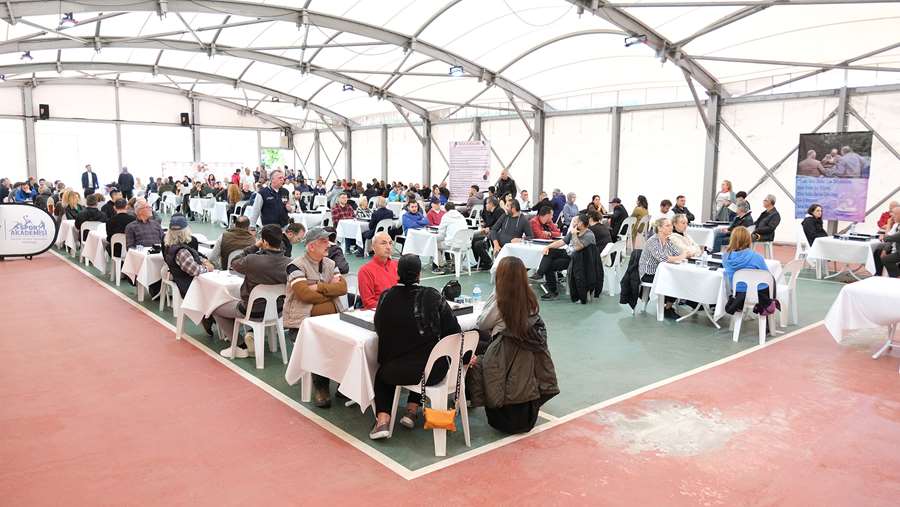 Büyükçekmece’de kıran kırana tavla turnuvası heyecanı