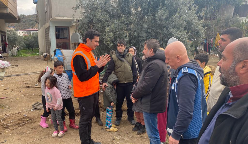 Büyükçekmece Belediyesi depremin yaralarını sarmaya devam ediyor