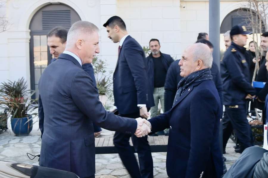 İstanbul Valisi Gül, Büyükçekmece protokolüyle bir araya geldi