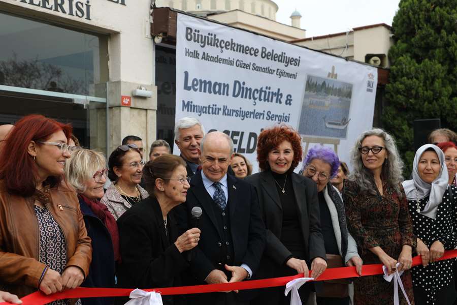 Leman Dinçtürk ve minyatür kursiyerleri muhteşem bir sergiye imza attı